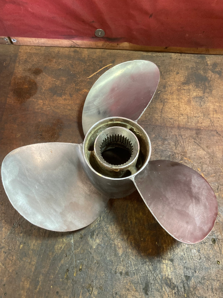 Mercruiser Bravo 3 22p Propellers